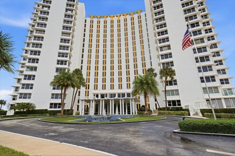 Copropriété à vendre à Lauderdale-by-the-Sea, Floride: 2 chambres, 170.94 m2 № 2429756 - photo 11