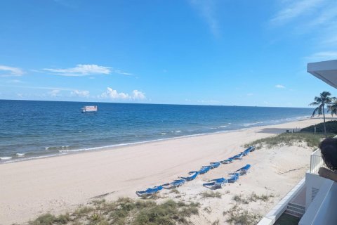 Copropriété à vendre à Lauderdale-by-the-Sea, Floride: 2 chambres, 170.94 m2 № 2429756 - photo 4