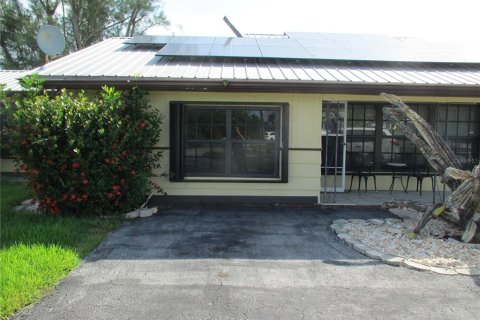 Apartamento en alquiler en Punta Gorda, Florida, 1 dormitorio, 55.74 m2 № 1869296 - foto 1