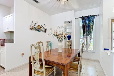 House in Venice, Florida 4 bedrooms, 214.42 sq.m. № 2155697 - photo 13