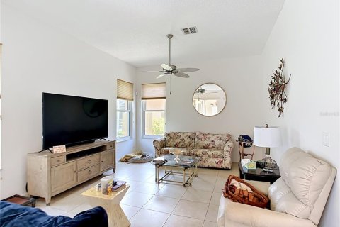 House in Venice, Florida 4 bedrooms, 214.42 sq.m. № 2155697 - photo 22