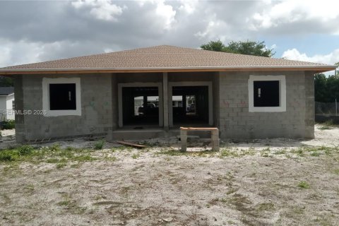 Propiedad comercial en venta en Miami Gardens, Florida № 2040177 - foto 8