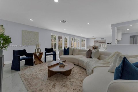 House in Lighthouse Point, Florida 4 bedrooms, 259.66 sq.m. № 1739692 - photo 30