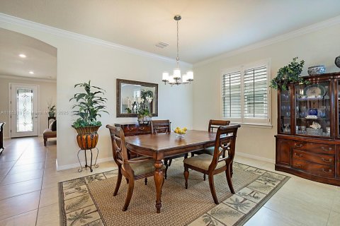 House in Port St. Lucie, Florida 2 bedrooms, 191.29 sq.m. № 1880042 - photo 7
