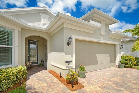 House in Port St. Lucie, Florida 2 bedrooms, 191.29 sq.m. № 1880042 - photo 2