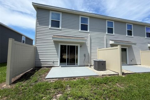 Townhouse in Ocala, Florida 3 bedrooms, 135.45 sq.m. № 2390943 - photo 3