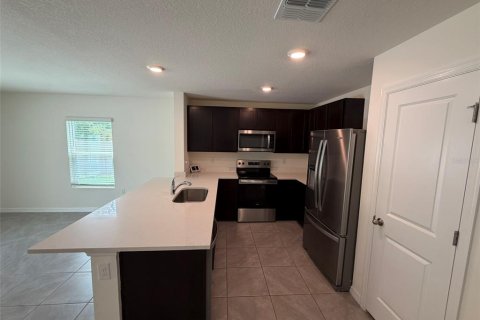 Townhouse in Ocala, Florida 3 bedrooms, 135.45 sq.m. № 2390943 - photo 6