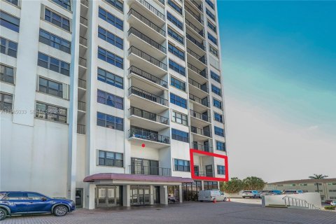 Condominio en venta en Hollywood, Florida, 2 dormitorios, 114.27 m2 № 2001529 - foto 29