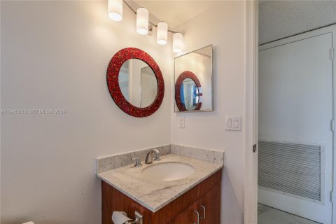 Condominio en venta en Hollywood, Florida, 2 dormitorios, 114.27 m2 № 2001529 - foto 20