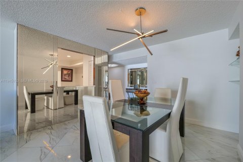 Condominio en venta en Hollywood, Florida, 2 dormitorios, 114.27 m2 № 2001529 - foto 7
