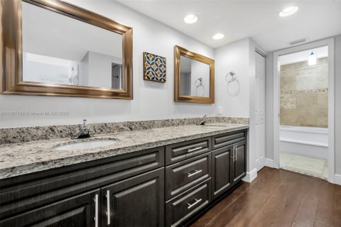 Townhouse in Boca Raton, Florida 3 bedrooms, 195.56 sq.m. № 1875516 - photo 24