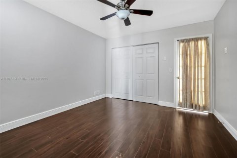 Townhouse in Boca Raton, Florida 3 bedrooms, 195.56 sq.m. № 1875516 - photo 23