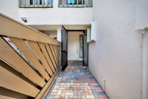 Townhouse in Boca Raton, Florida 3 bedrooms, 195.56 sq.m. № 1875516 - photo 17