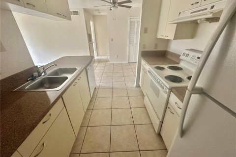 Condo in Orlando, Florida, 1 bedroom № 2259127 - photo 9