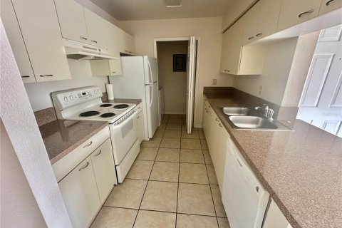 Condo in Orlando, Florida, 1 bedroom № 2259127 - photo 7