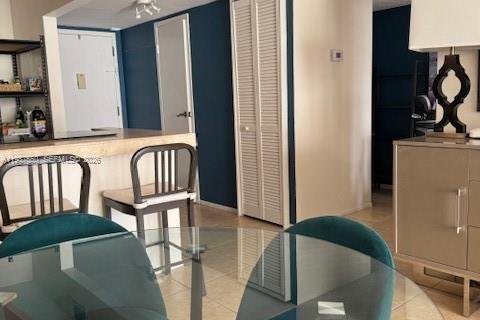 Condominio en venta en Hallandale Beach, Florida, 1 dormitorio, 85.01 m2 № 2048895 - foto 6