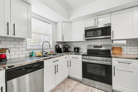 Propiedad comercial en venta en Fort Myers, Florida, 4 dormitorios, 156.91 m2 № 2202539 - foto 9