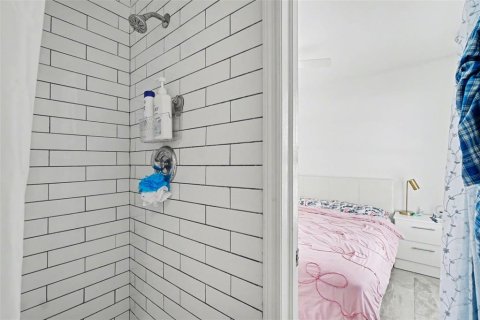 Propiedad comercial en venta en Fort Myers, Florida, 4 dormitorios, 156.91 m2 № 2202539 - foto 15