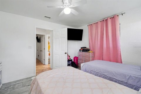 Propiedad comercial en venta en Fort Myers, Florida, 4 dormitorios, 156.91 m2 № 2202539 - foto 17