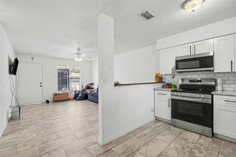 Propiedad comercial en venta en Fort Myers, Florida, 4 dormitorios, 156.91 m2 № 2202539 - foto 25