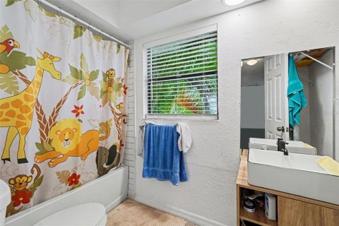Propiedad comercial en venta en Fort Myers, Florida, 4 dormitorios, 156.91 m2 № 2202539 - foto 18
