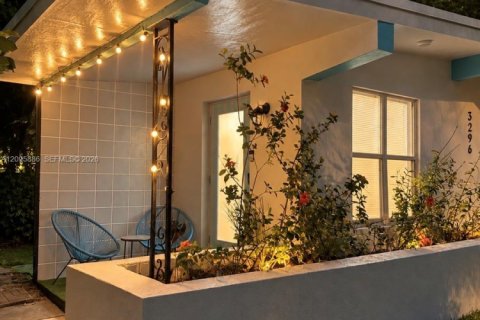Villa ou maison à louer à Miami, Floride: 2 chambres, 63.17 m2 № 2385096 - photo 3