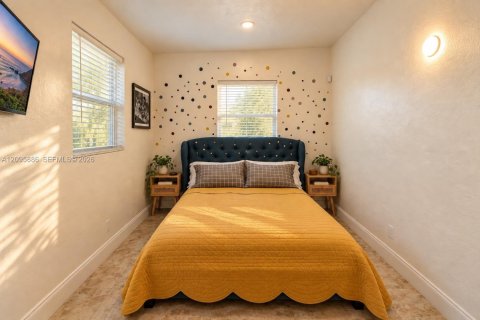 Villa ou maison à louer à Miami, Floride: 2 chambres, 63.17 m2 № 2385096 - photo 16