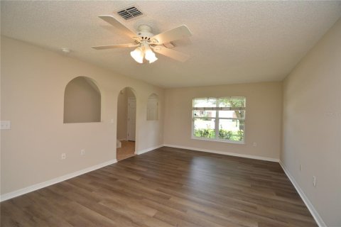 Villa ou maison à louer à Palm Coast, Floride: 4 chambres, 188.96 m2 № 2360785 - photo 3