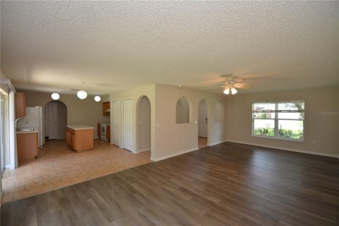 Villa ou maison à louer à Palm Coast, Floride: 4 chambres, 188.96 m2 № 2360785 - photo 5