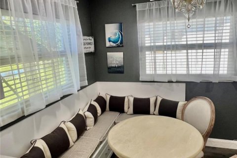 Villa ou maison à vendre à Margate, Floride: 2 chambres, 141.49 m2 № 1963586 - photo 8