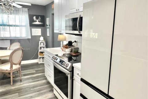 Villa ou maison à vendre à Margate, Floride: 2 chambres, 141.49 m2 № 1963586 - photo 10