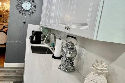 Villa ou maison à vendre à Margate, Floride: 2 chambres, 141.49 m2 № 1963586 - photo 12