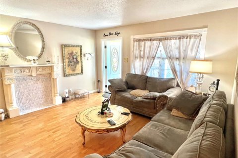 Villa ou maison à vendre à Margate, Floride: 2 chambres, 141.49 m2 № 1963586 - photo 5