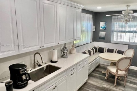 Villa ou maison à vendre à Margate, Floride: 2 chambres, 141.49 m2 № 1963586 - photo 7