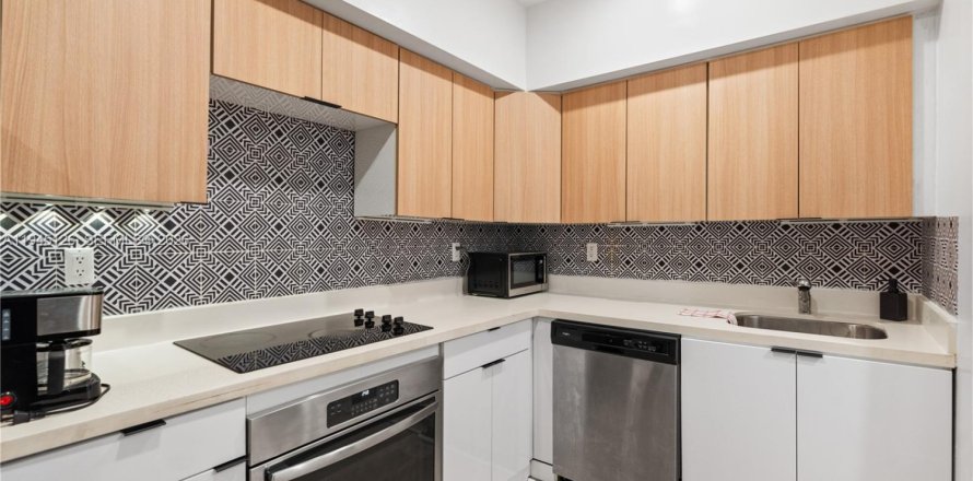 Кондоминиум с 2 спальнями в Майами-Бич, Флорида № 2003822