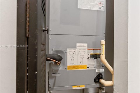 Снять в аренду кондоминиум в Майами-Бич, Флорида 2 спальни, 43.57м2, № 2003822 - фото 15