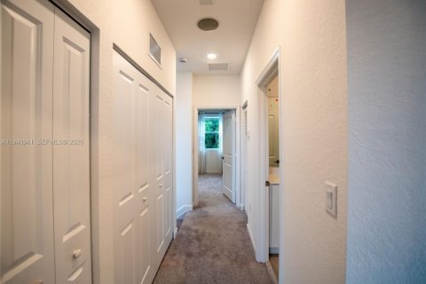 Снять в аренду таунхаус в Хомстед, Флорида 3 спальни, 123.65м2, № 1998841 - фото 18