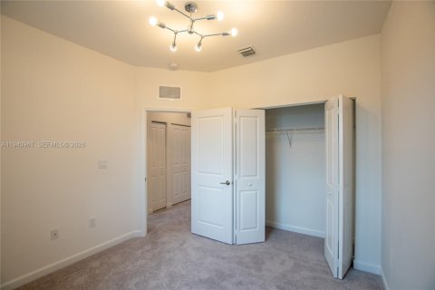 Снять в аренду таунхаус в Хомстед, Флорида 3 спальни, 123.65м2, № 1998841 - фото 29