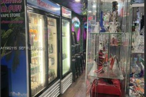 Commercial property in Hialeah, Florida № 2043045 - photo 5