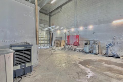 Immobilier commercial à vendre à Homestead, Floride № 2060011 - photo 10