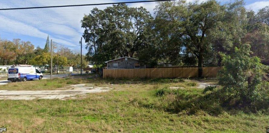 Terrain à New Port Richey, Floride № 2159660