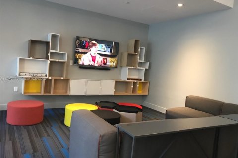 Снять в аренду кондоминиум в Майами, Флорида 2 спальни, 95.5м2, № 2002574 - фото 29