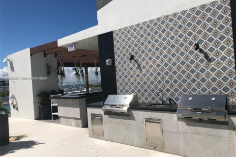 Снять в аренду кондоминиум в Майами, Флорида 2 спальни, 95.5м2, № 2002574 - фото 23