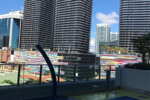 Снять в аренду кондоминиум в Майами, Флорида 2 спальни, 95.5м2, № 2002574 - фото 26