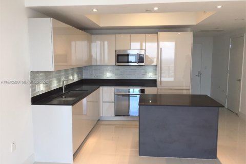 Снять в аренду кондоминиум в Майами, Флорида 2 спальни, 95.5м2, № 2002574 - фото 8