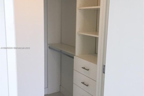 Снять в аренду кондоминиум в Майами, Флорида 2 спальни, 95.5м2, № 2002574 - фото 13