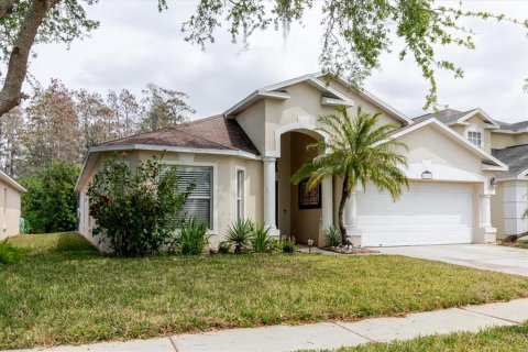 House in New Port Richey, Florida 4 bedrooms, 171.87 sq.m. № 1580442 - photo 9