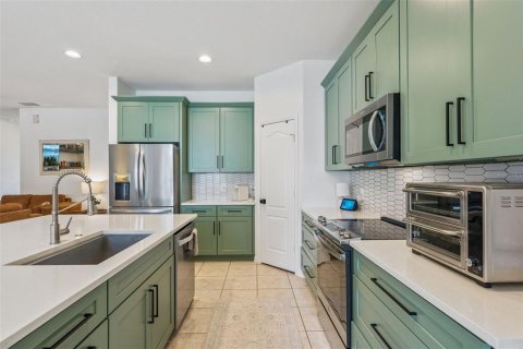 Villa ou maison à vendre à Kissimmee, Floride: 4 chambres, 247.86 m2 № 2407127 - photo 17