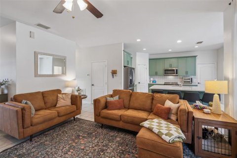 Villa ou maison à vendre à Kissimmee, Floride: 4 chambres, 247.86 m2 № 2407127 - photo 11
