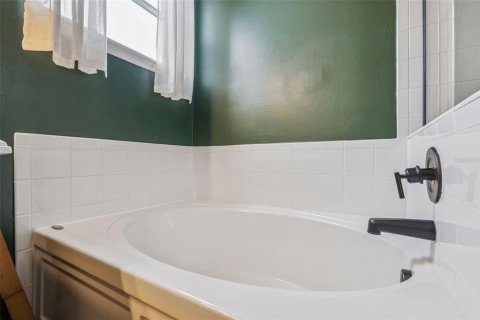 Villa ou maison à vendre à Kissimmee, Floride: 4 chambres, 247.86 m2 № 2407127 - photo 24